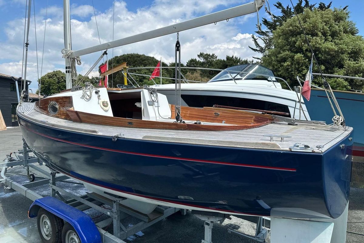 2004 AP Yachting Solenn 23