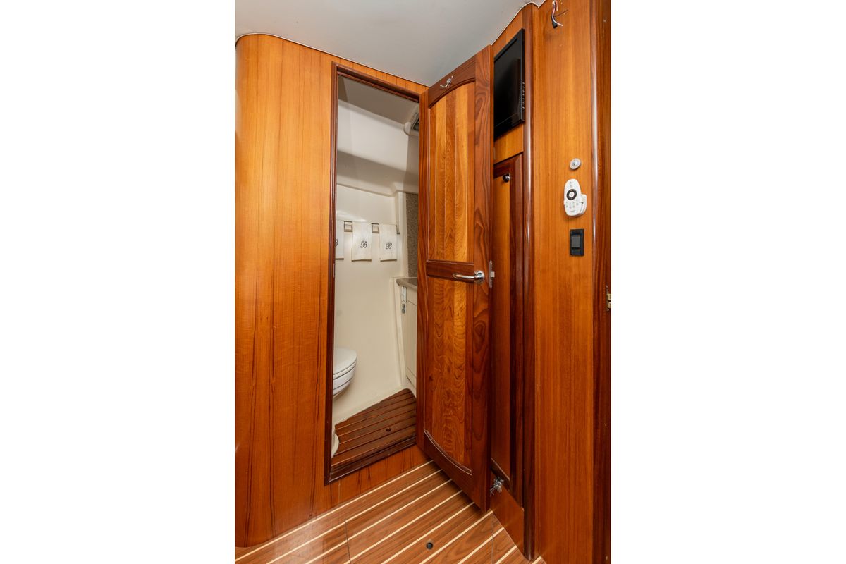 2007 Hunter 49