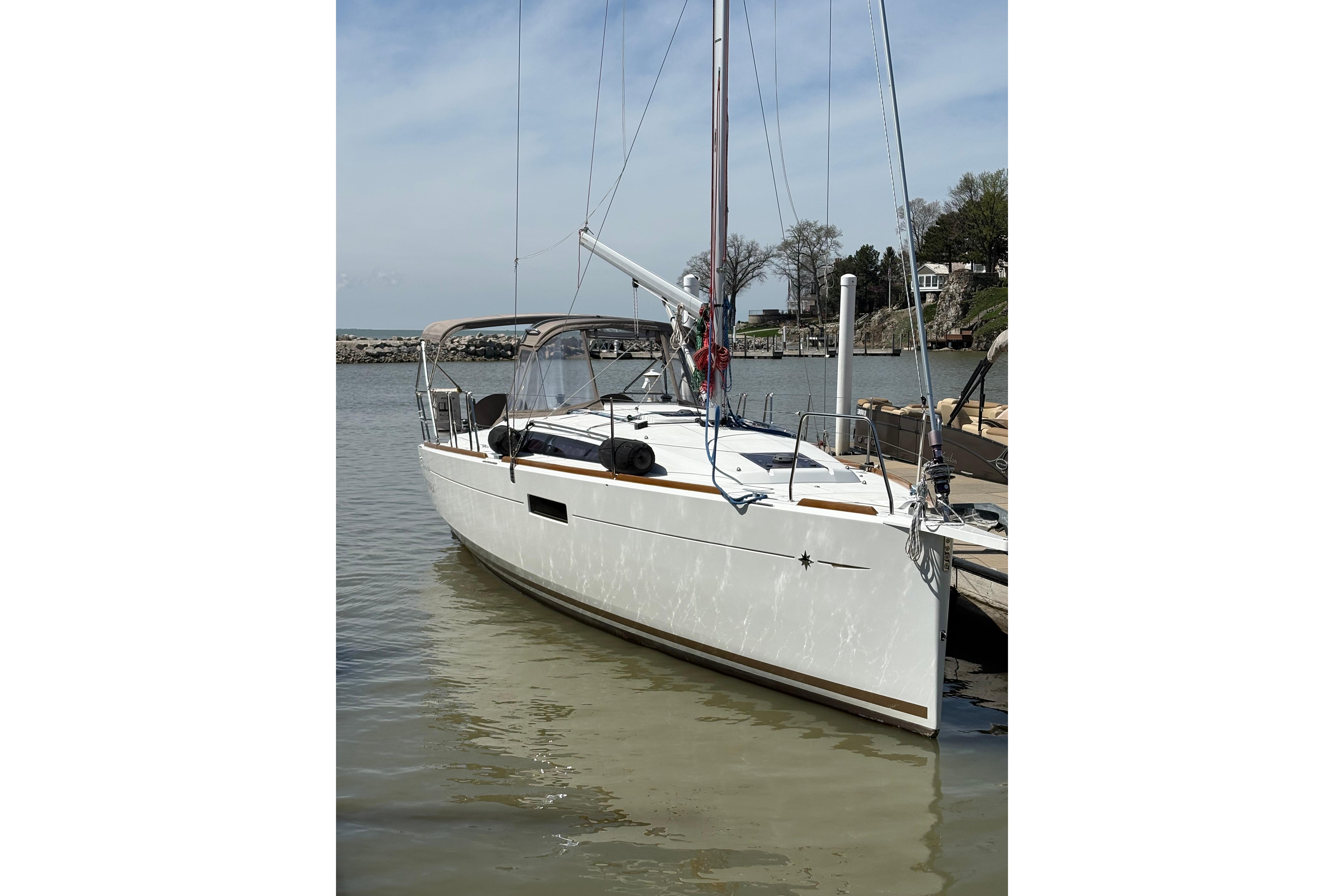 2015 Jeanneau Sun Odyssey 349 Boats