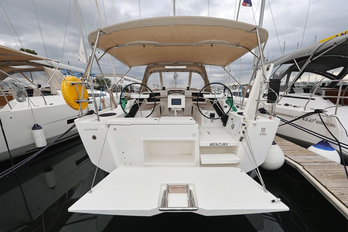 2021 Dufour 390 GL