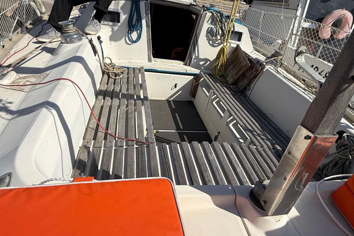 1983 Beneteau First 32