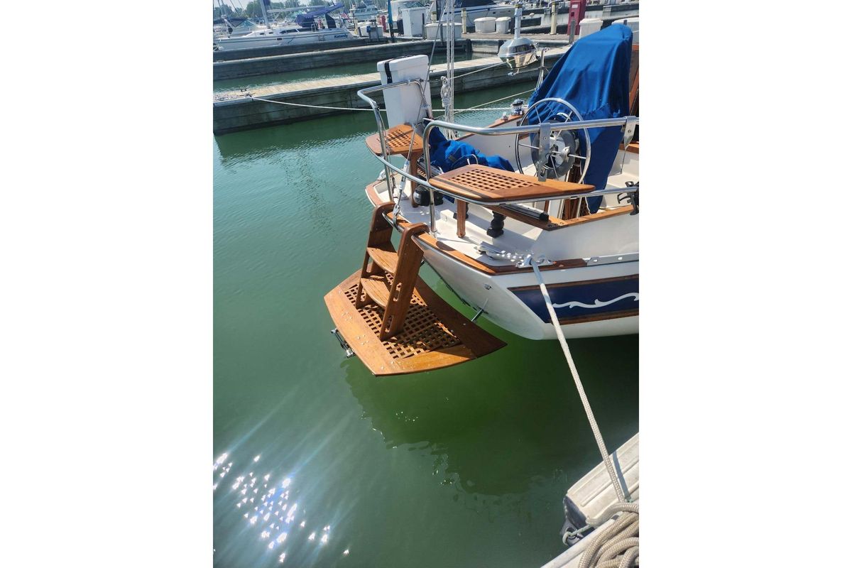 1984 Bayfield 32c for sale in Racine, Wisconsin 32 ft