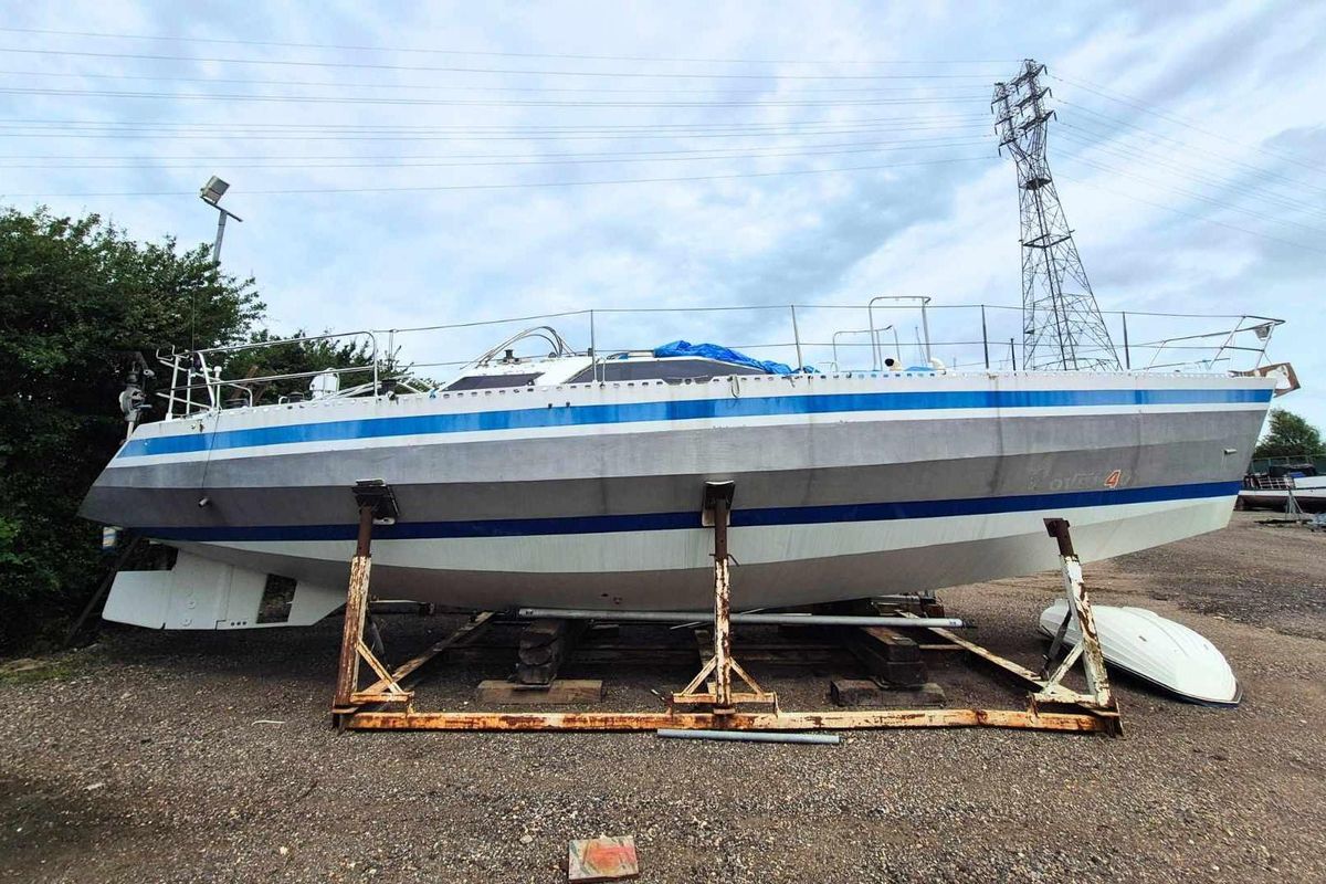 1986 Ovni 40