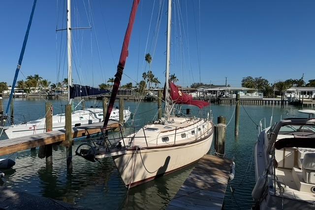 1989 Island Packet 35 for sale in Treasure Island, Florida