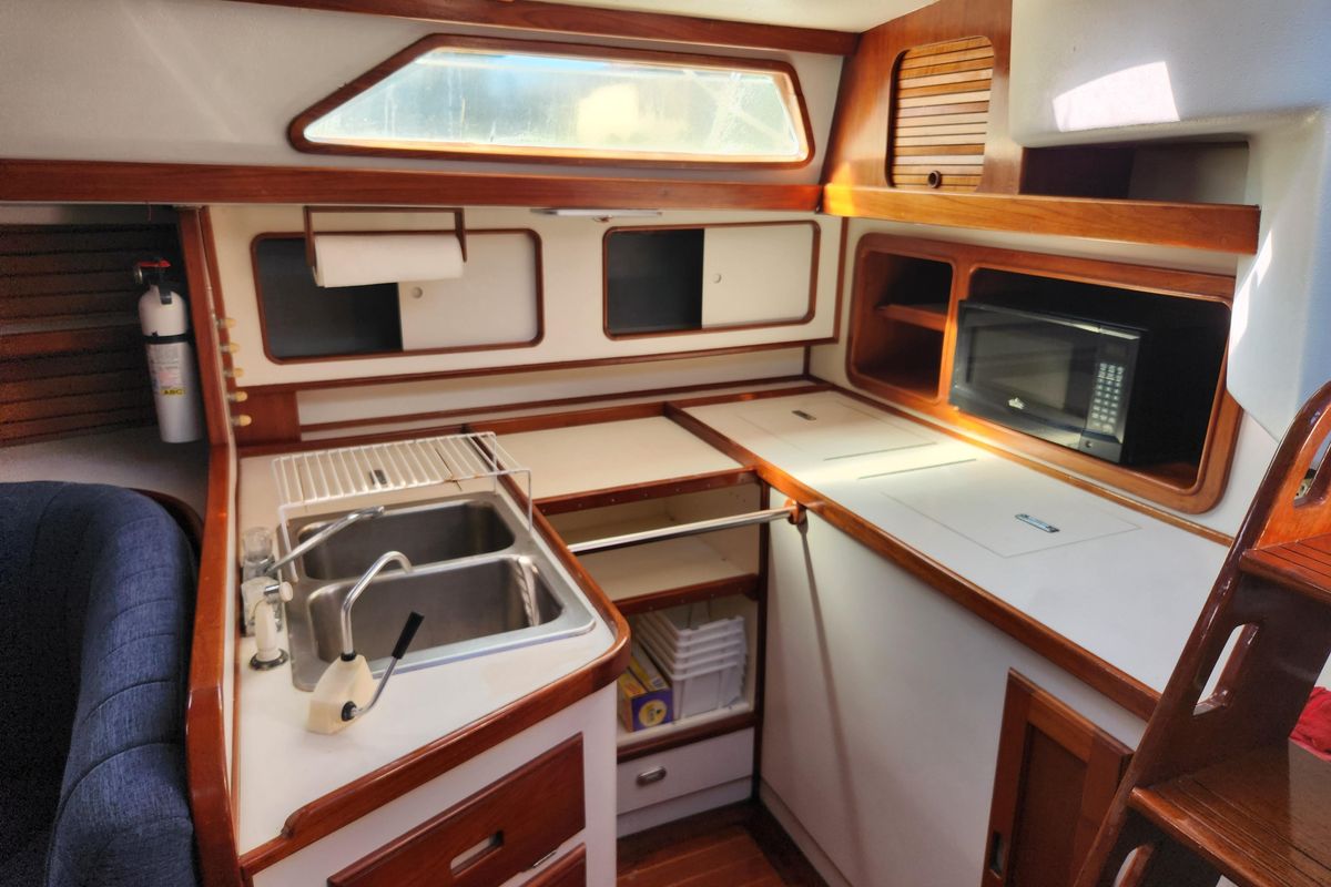 1990 Morgan 44 Center Cockpit for sale in Cape Coral, Florida 44 ft