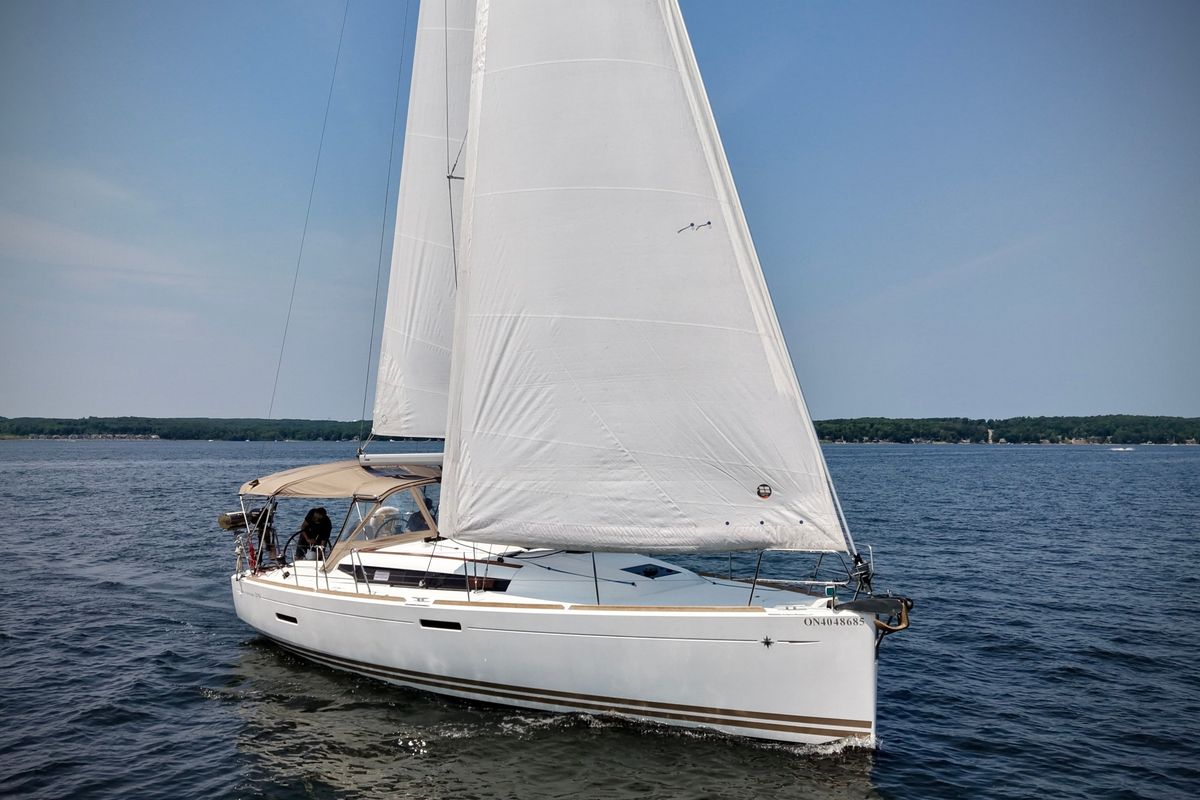 2013 Jeanneau Sun Odyssey 379
