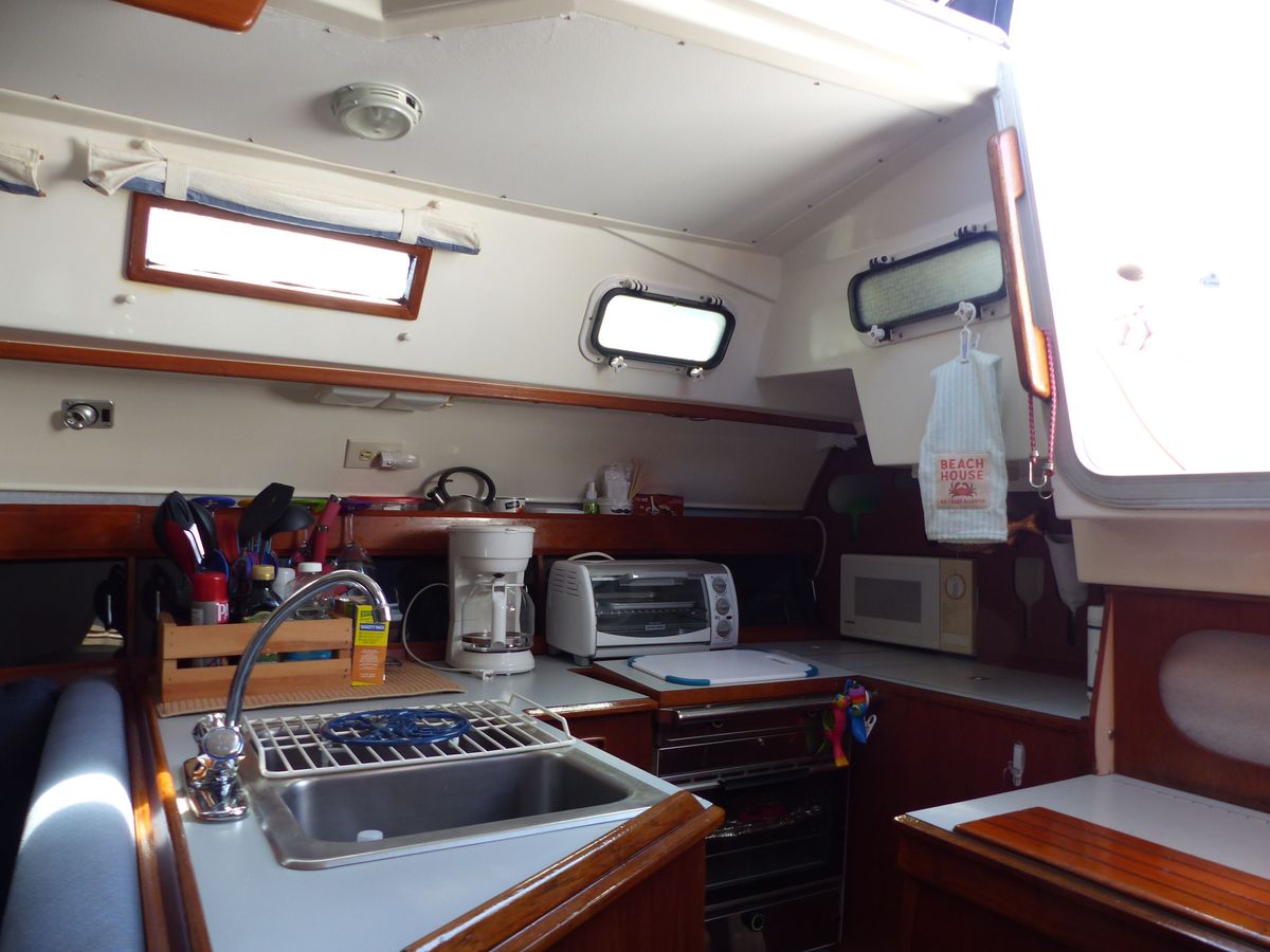 1987 Hunter 34