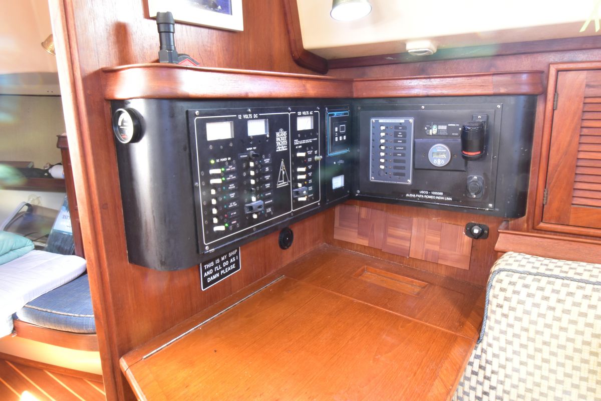 1995 Island Packet 37