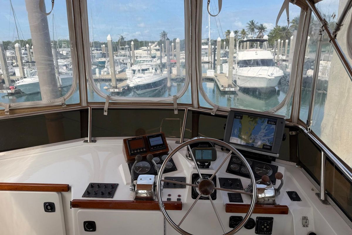 1997 Sabreline 36 Fast Trawler