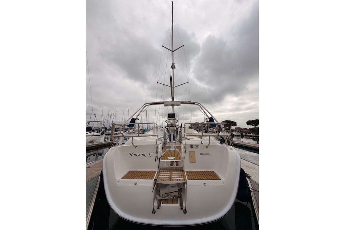 2009 Hunter 38