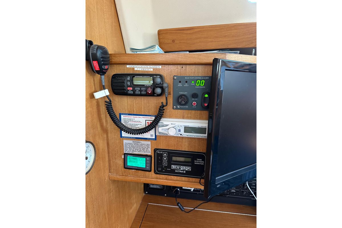 2004 Catalina 350