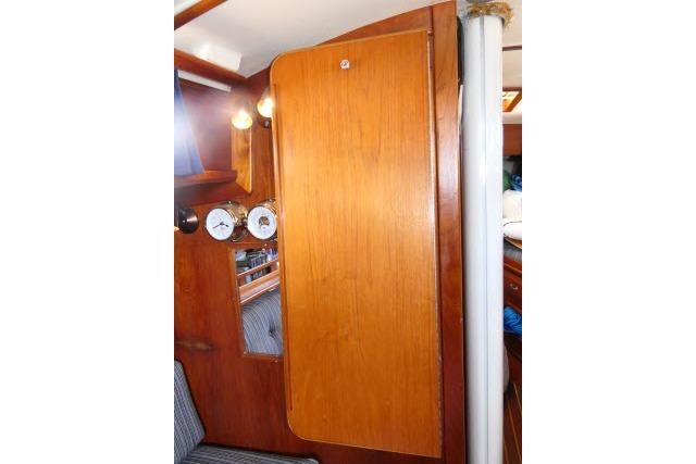 1982 Cape Dory 36