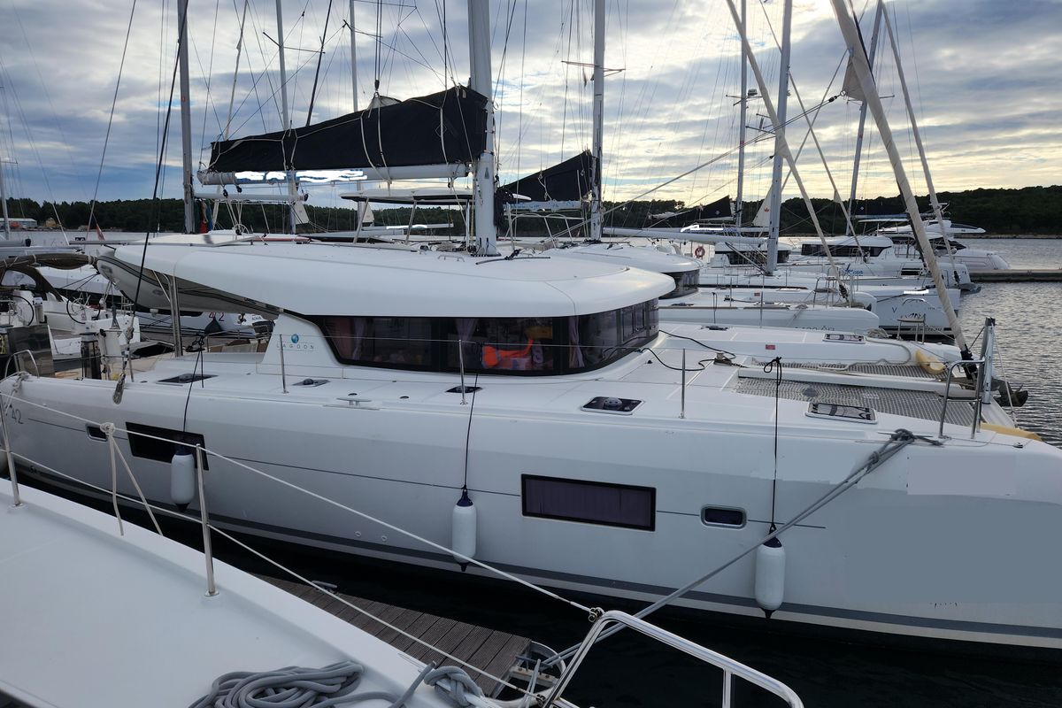 2017 Lagoon 42