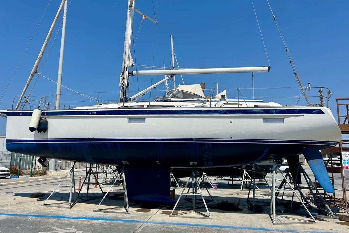 2021 Hallberg-Rassy 44