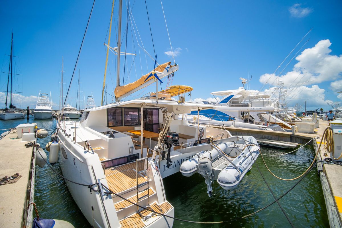 2014 Fountaine Pajot Helia 44
