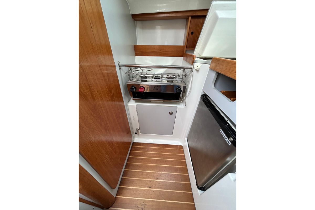 1993 Jeanneau Sun Way 29