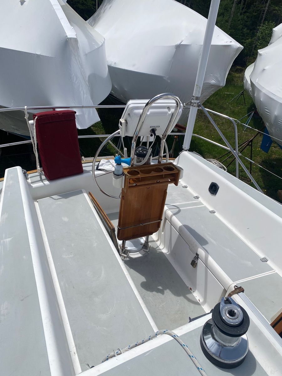 1987 Freedom Boats 30