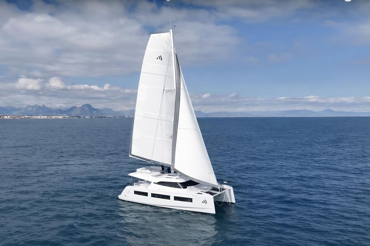 2026 Aventura 45