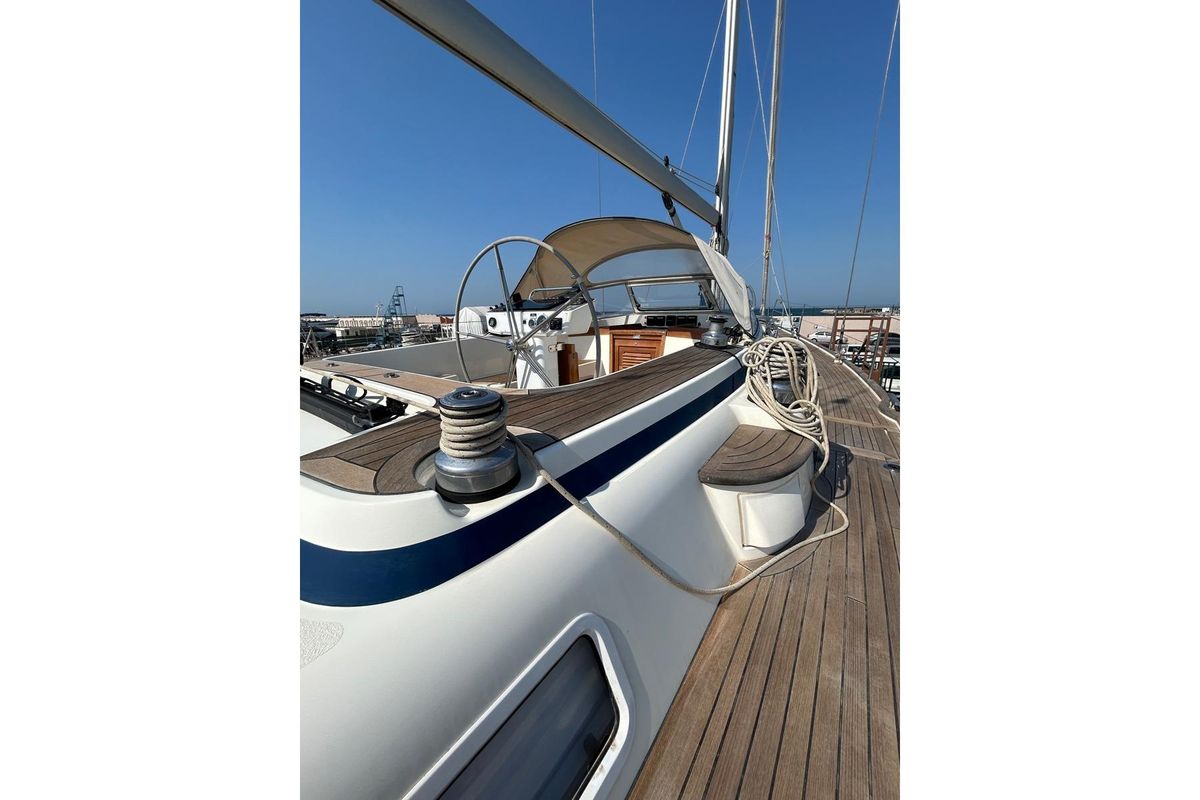 2021 Hallberg-Rassy 44