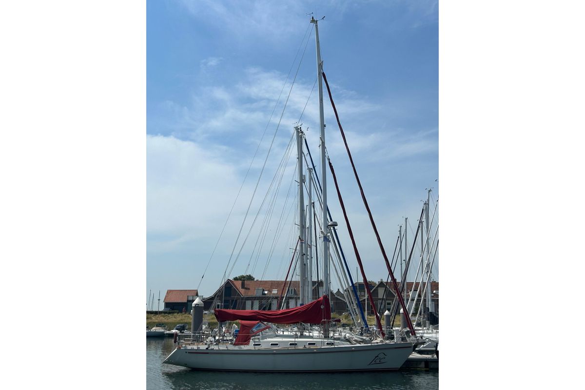 1997 Van De Stadt Caribbean 42