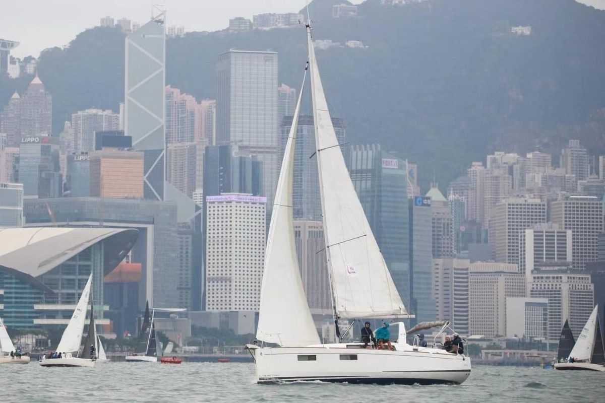 2019 Beneteau Oceanis 35.1