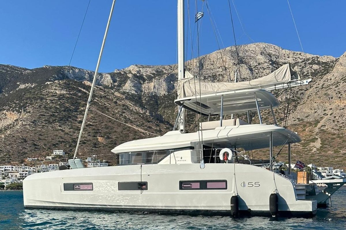 2023 Lagoon 55