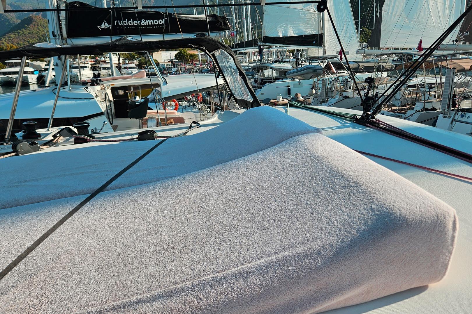 2023 Lagoon 40