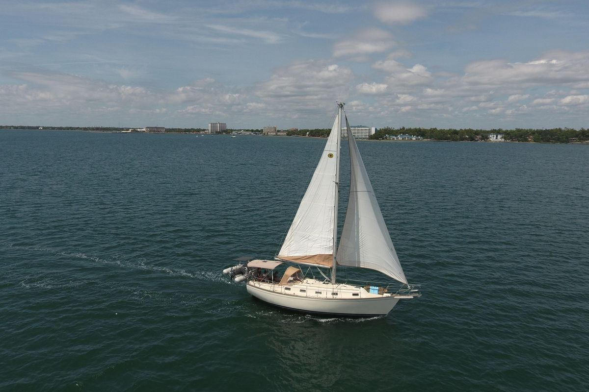 1994 Island Packet 35