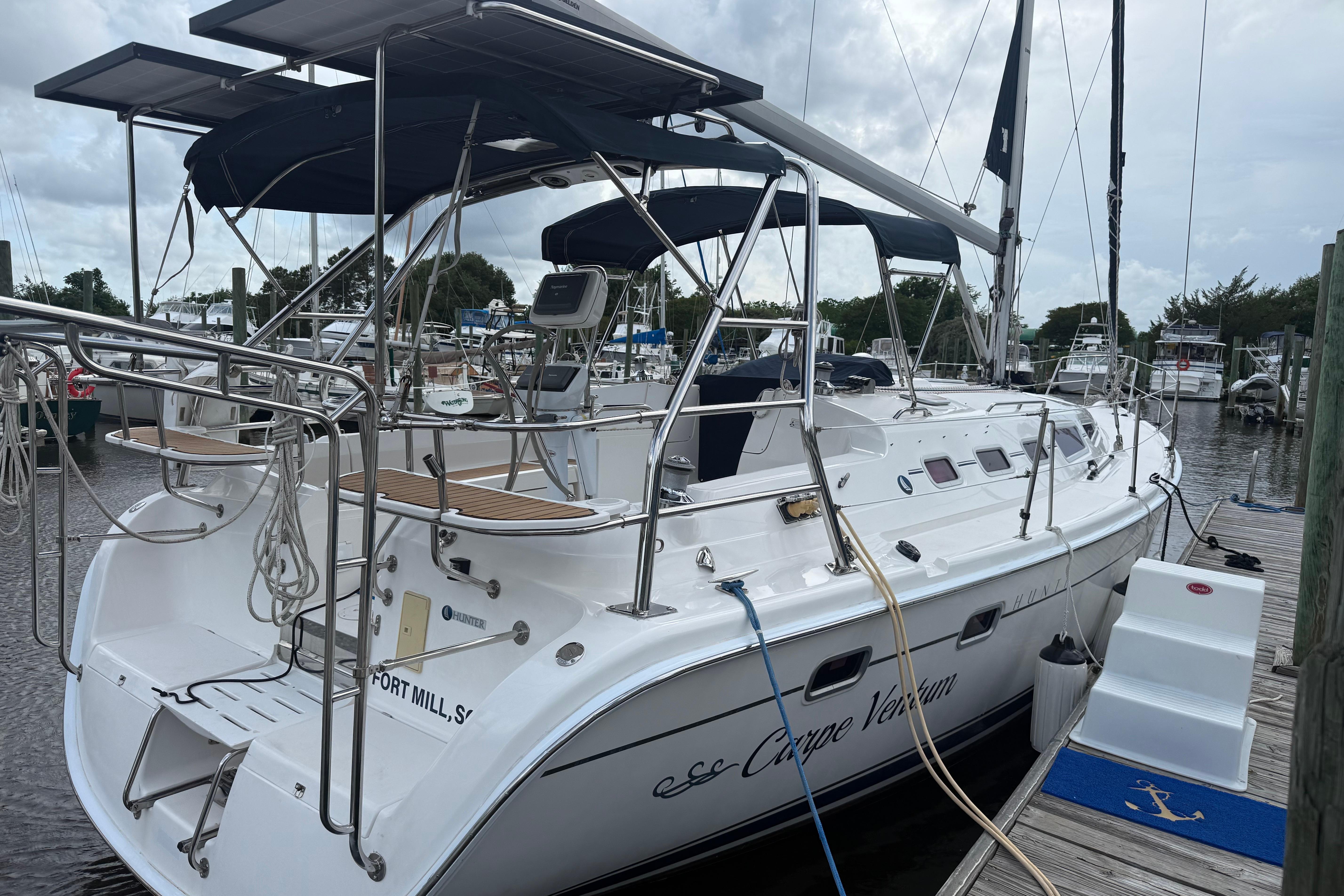 2006 Hunter 38 Boats
