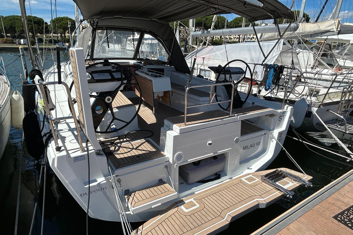 2025 Dufour 37