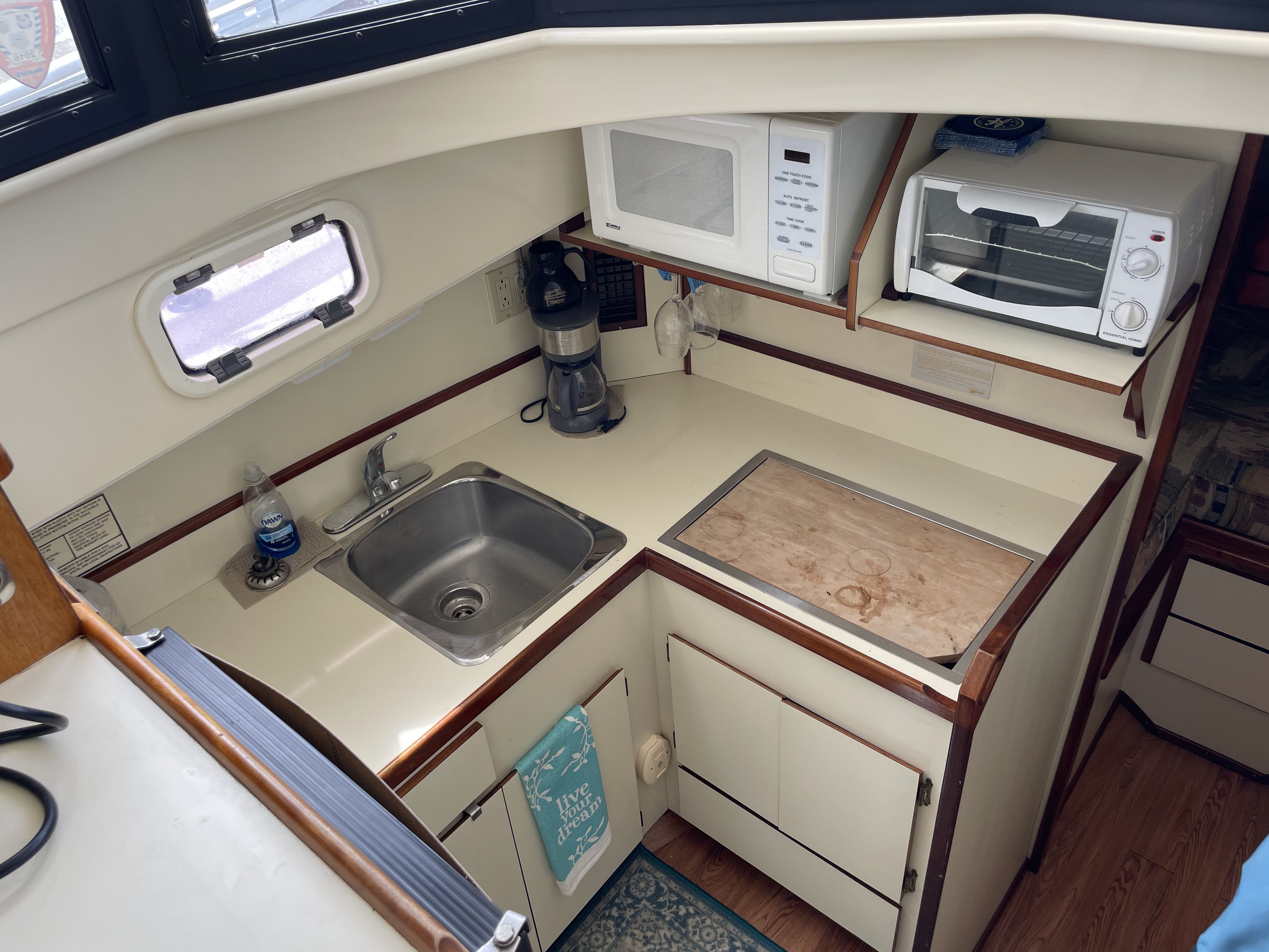 2000 Camano Trawler