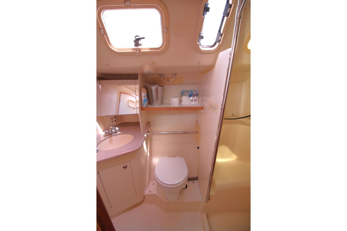 2000 Hunter 410