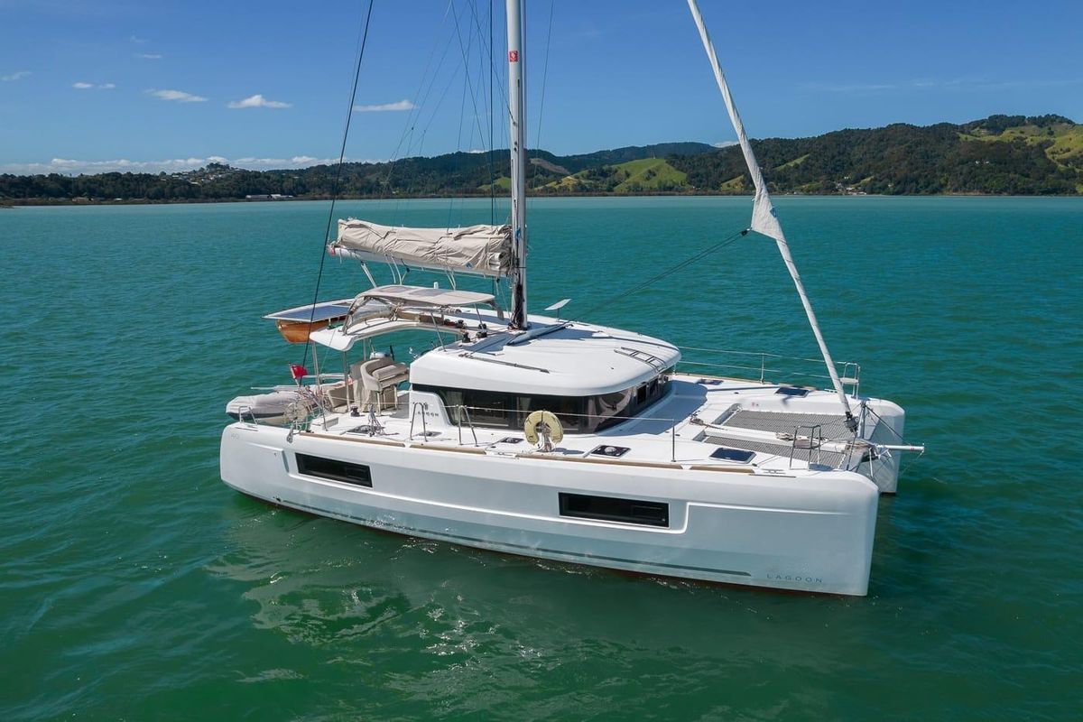 2021 Lagoon 40