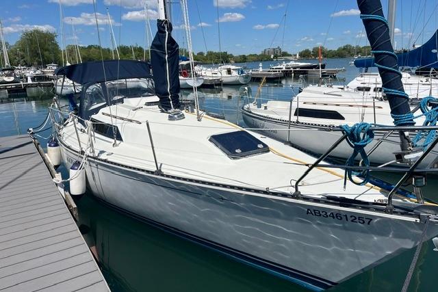 1986 C&C 33mkii for sale in Whitby, Ontario, Canada
