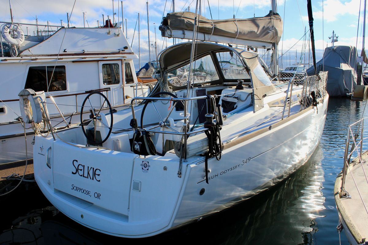 2015 Jeanneau Sun Odyssey 349