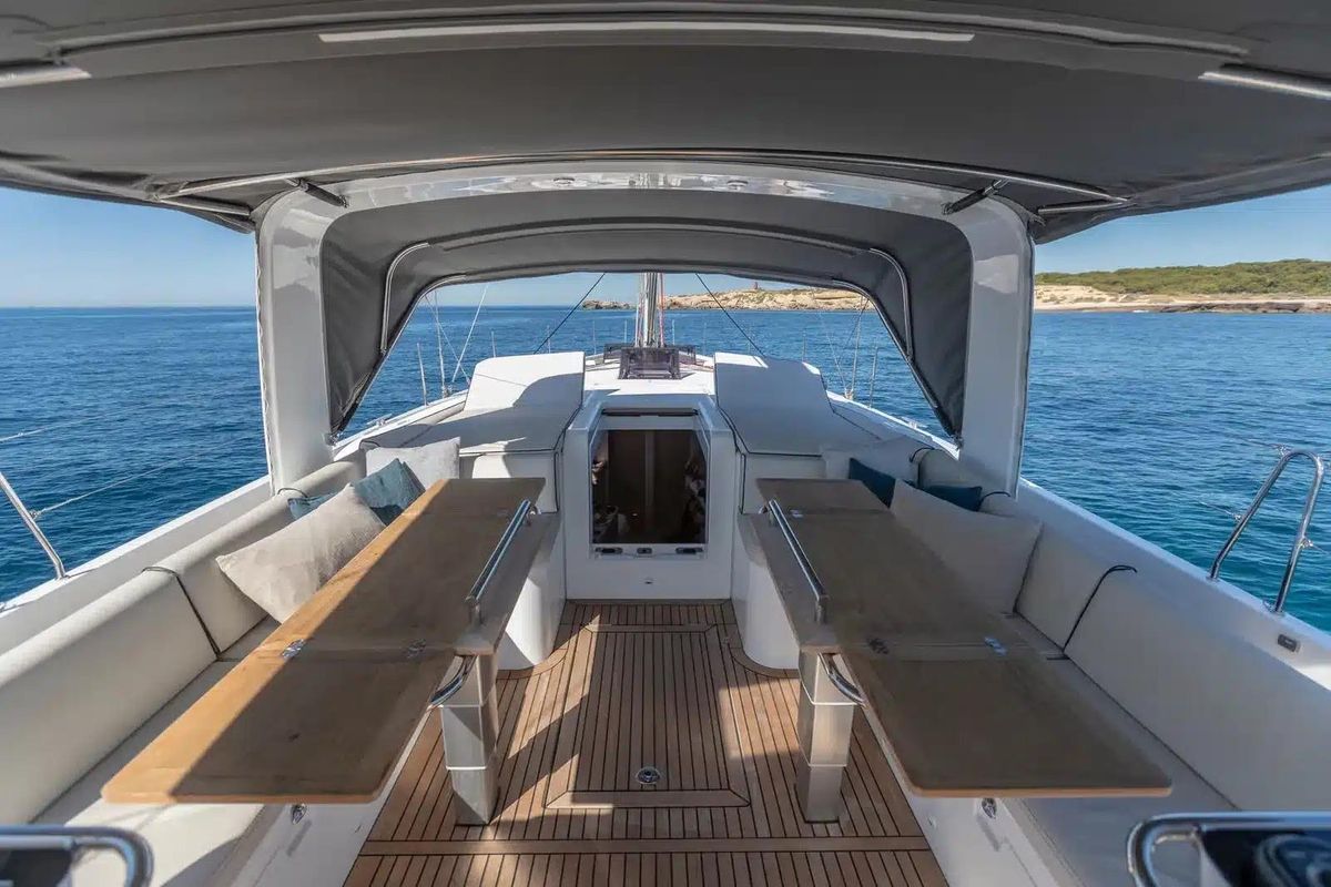 2026 Beneteau Oceanis Yacht 54