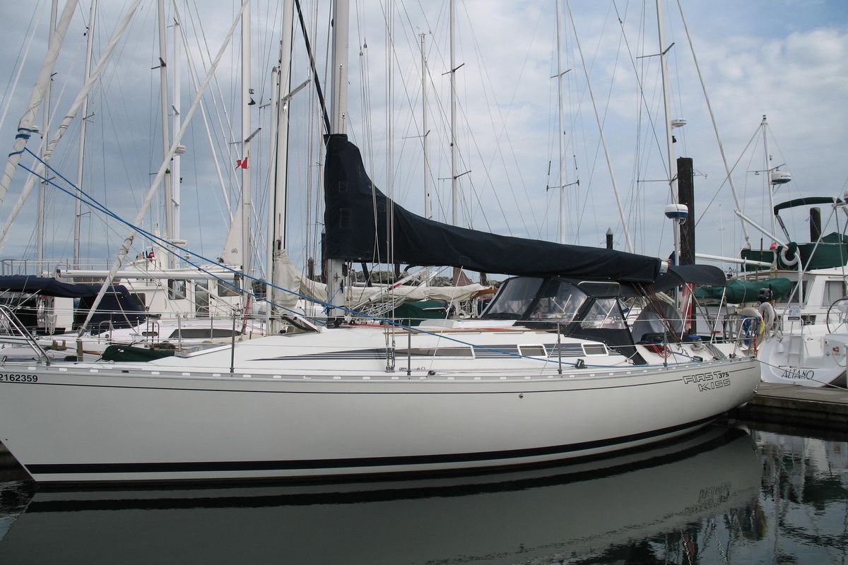 1985 Beneteau First 375