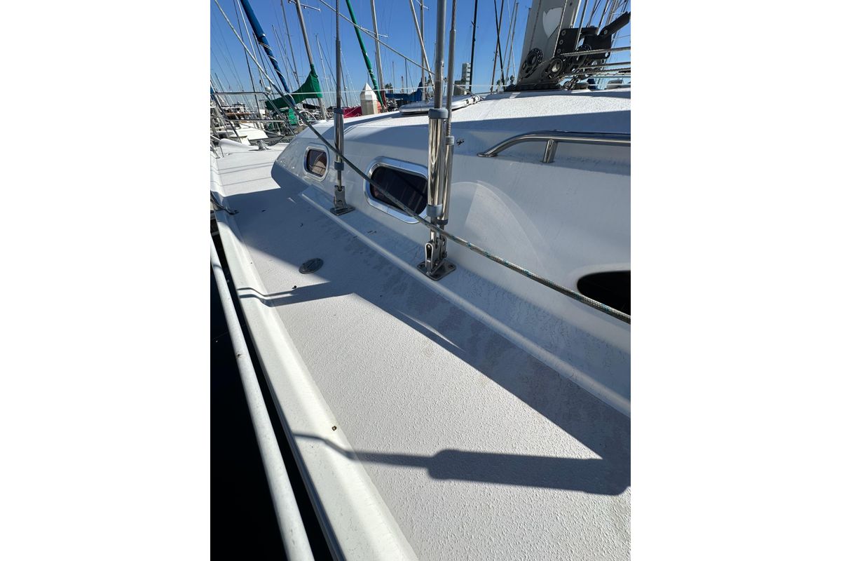 2004 Catalina 350