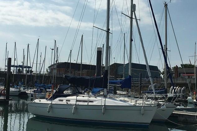 1997 Moody S31 for sale in Gosport, Hampshire, United Kingdom