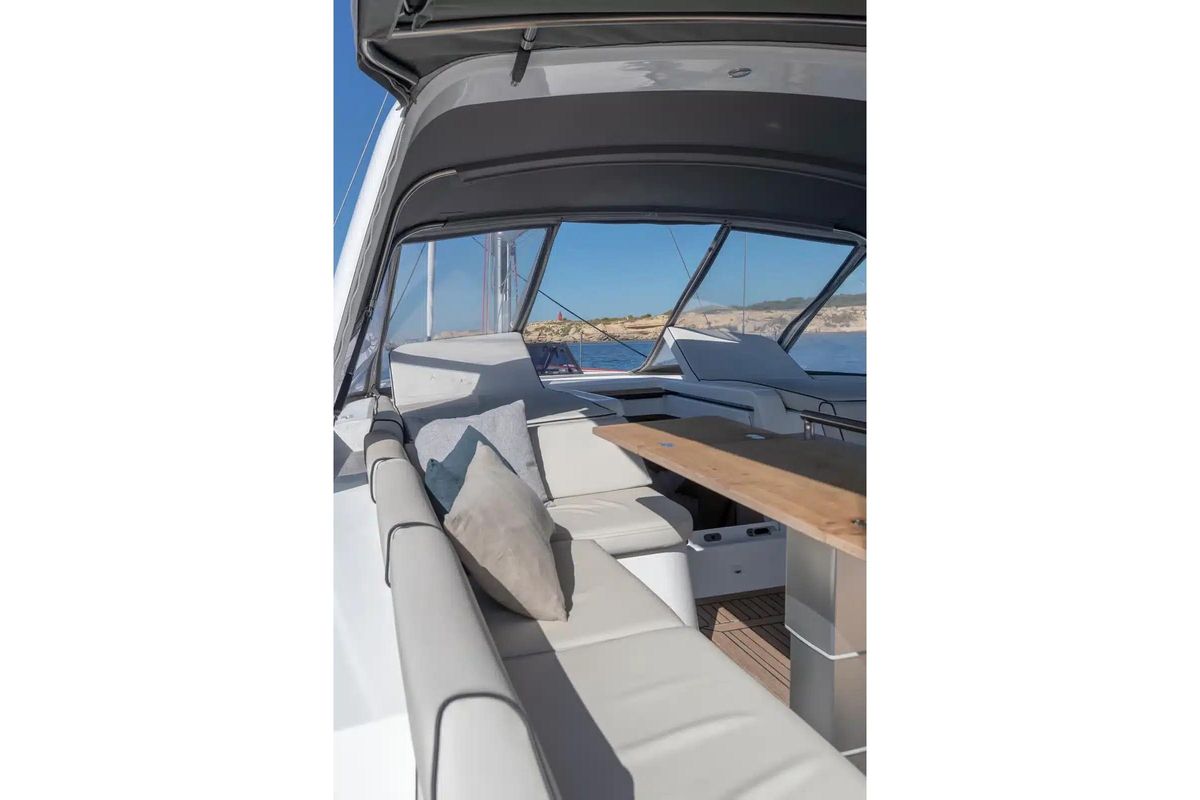 2026 Beneteau Oceanis Yacht 54