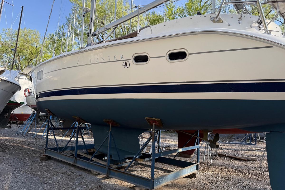 2002 Hunter 410 for sale in Trois-Rivieres, Quebec, Canada 41 ft