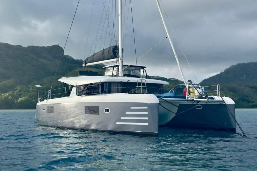 2022 Lagoon 42