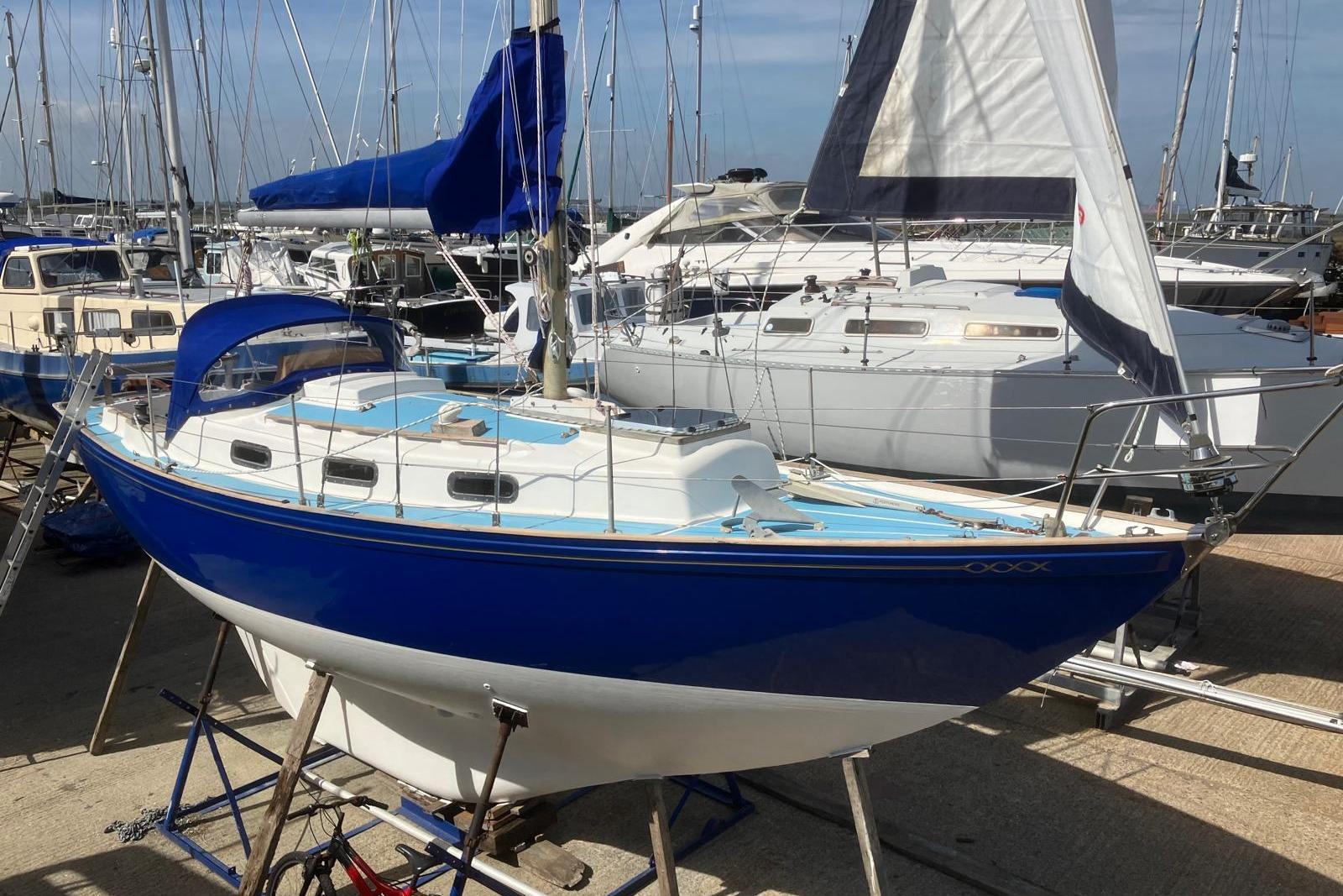 1980 Holman Twister 28