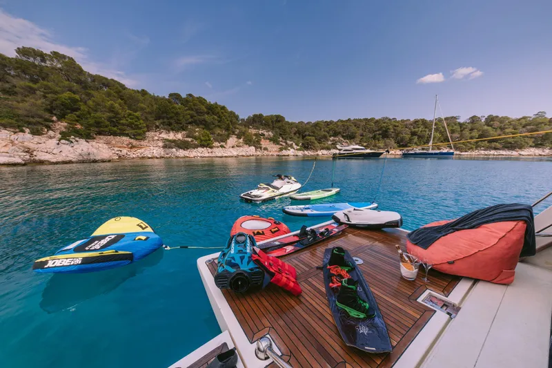 2009 Maybe Not 272' Ferretti Yachts