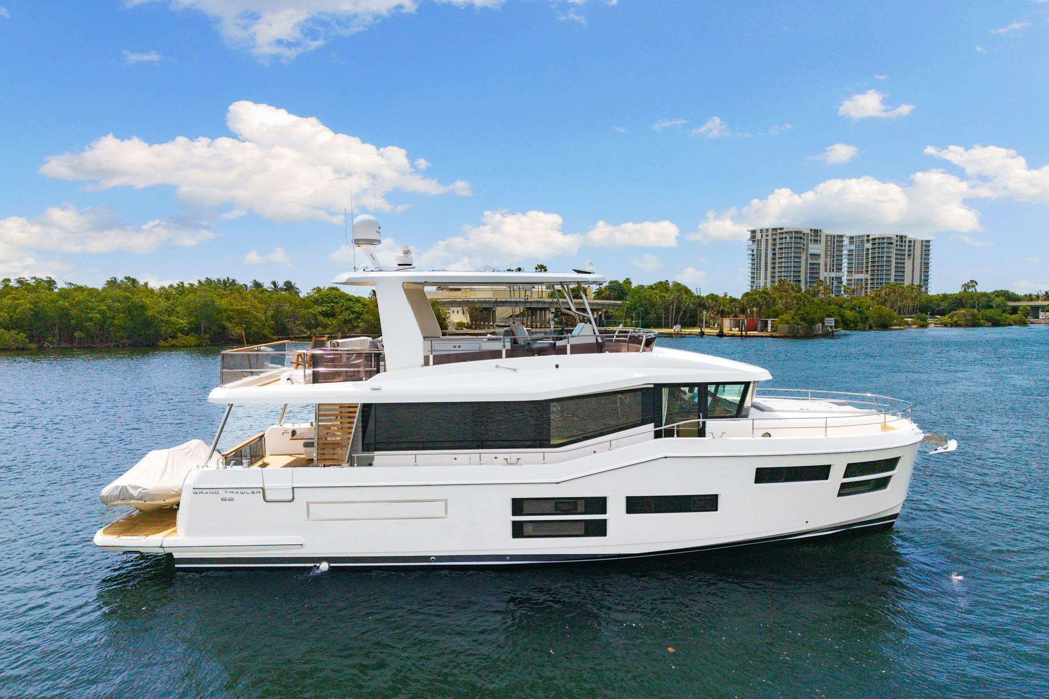 2022 Beneteau Grand Trawler 62