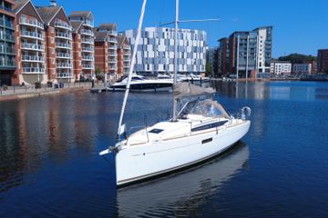 2019 Jeanneau 349 Boats