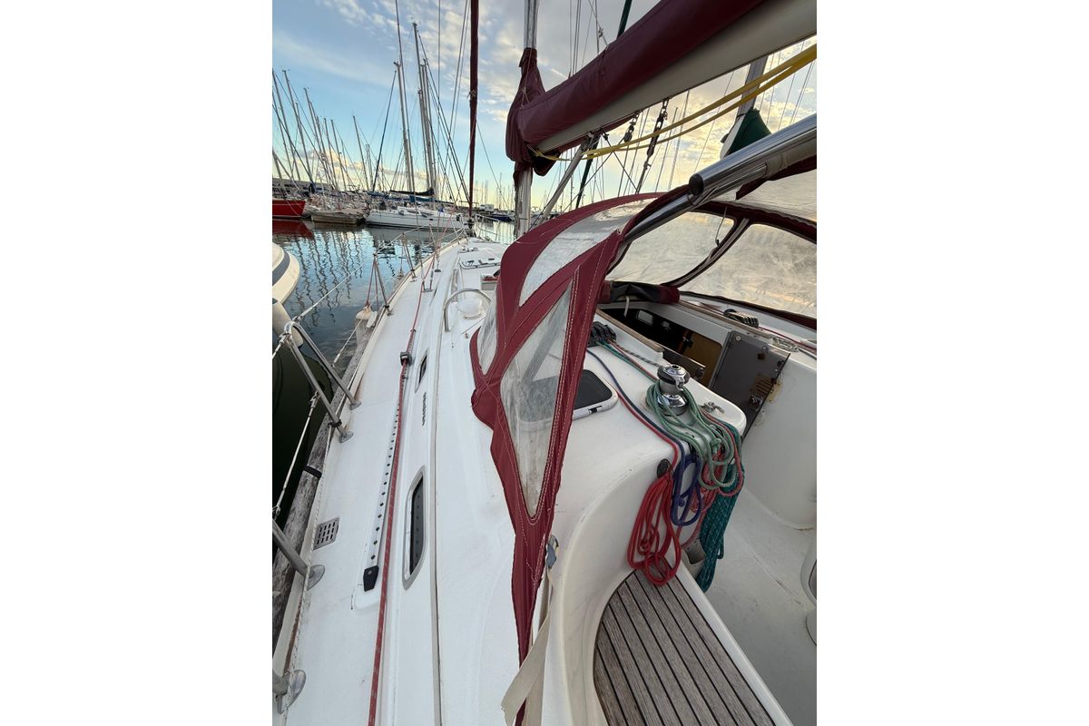 2002 Beneteau Oceanis Clipper 411