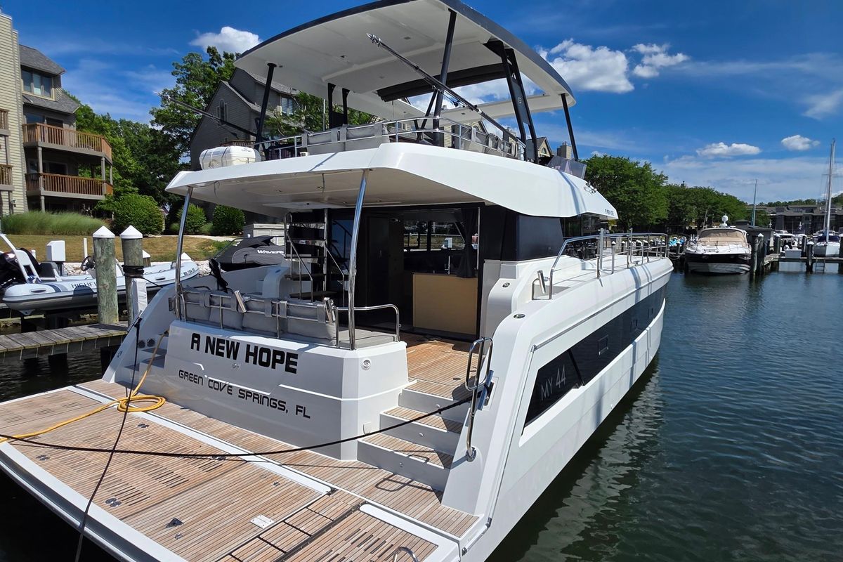 2018 Fountaine Pajot Motor Yacht 44