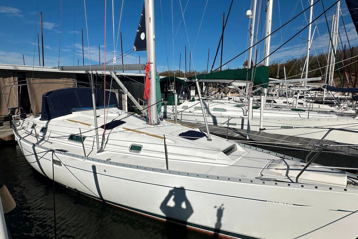 2001 Beneteau 381 for sale in Pottsboro, Texas 38 ft