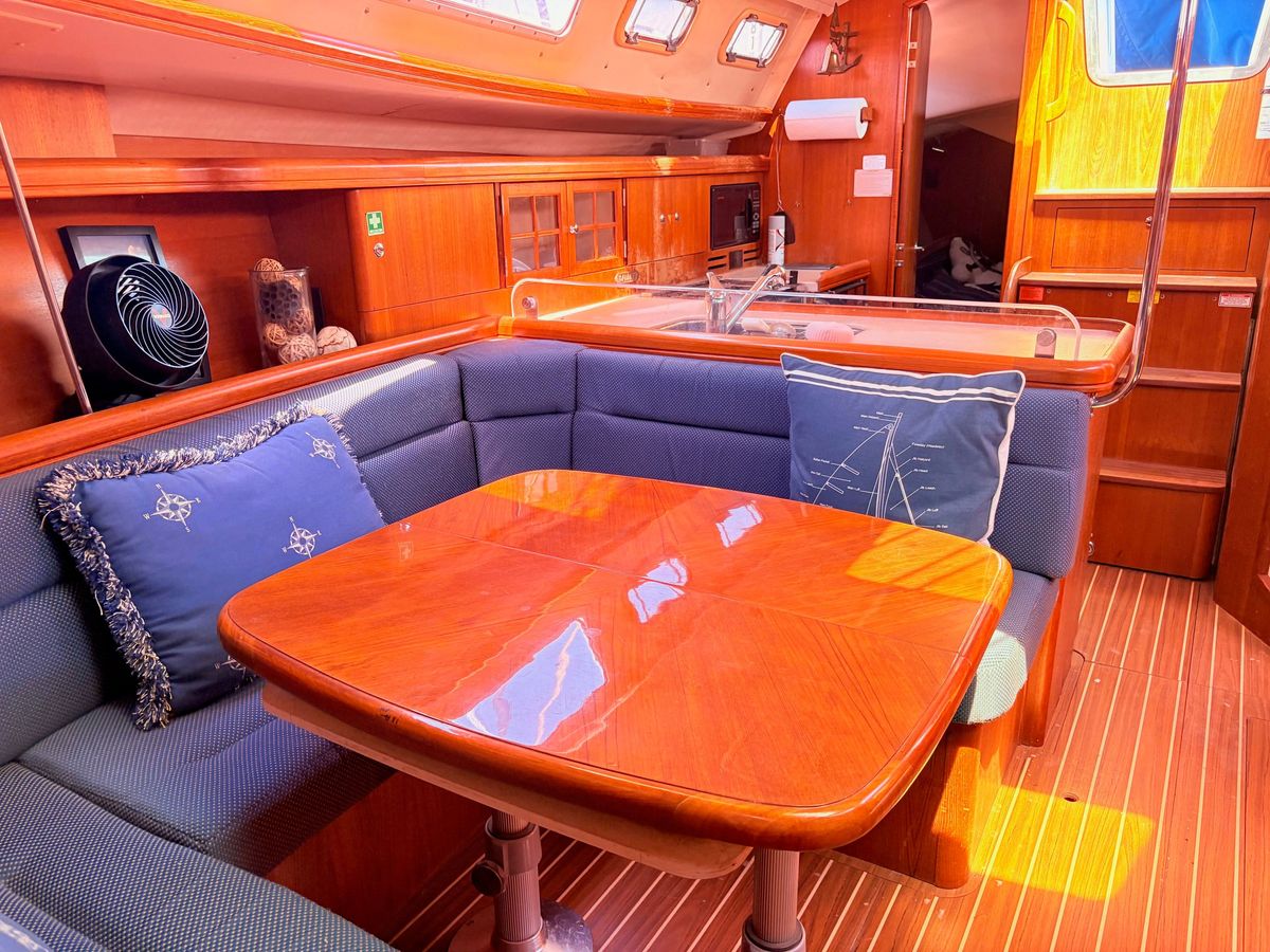 2006 Hunter 38